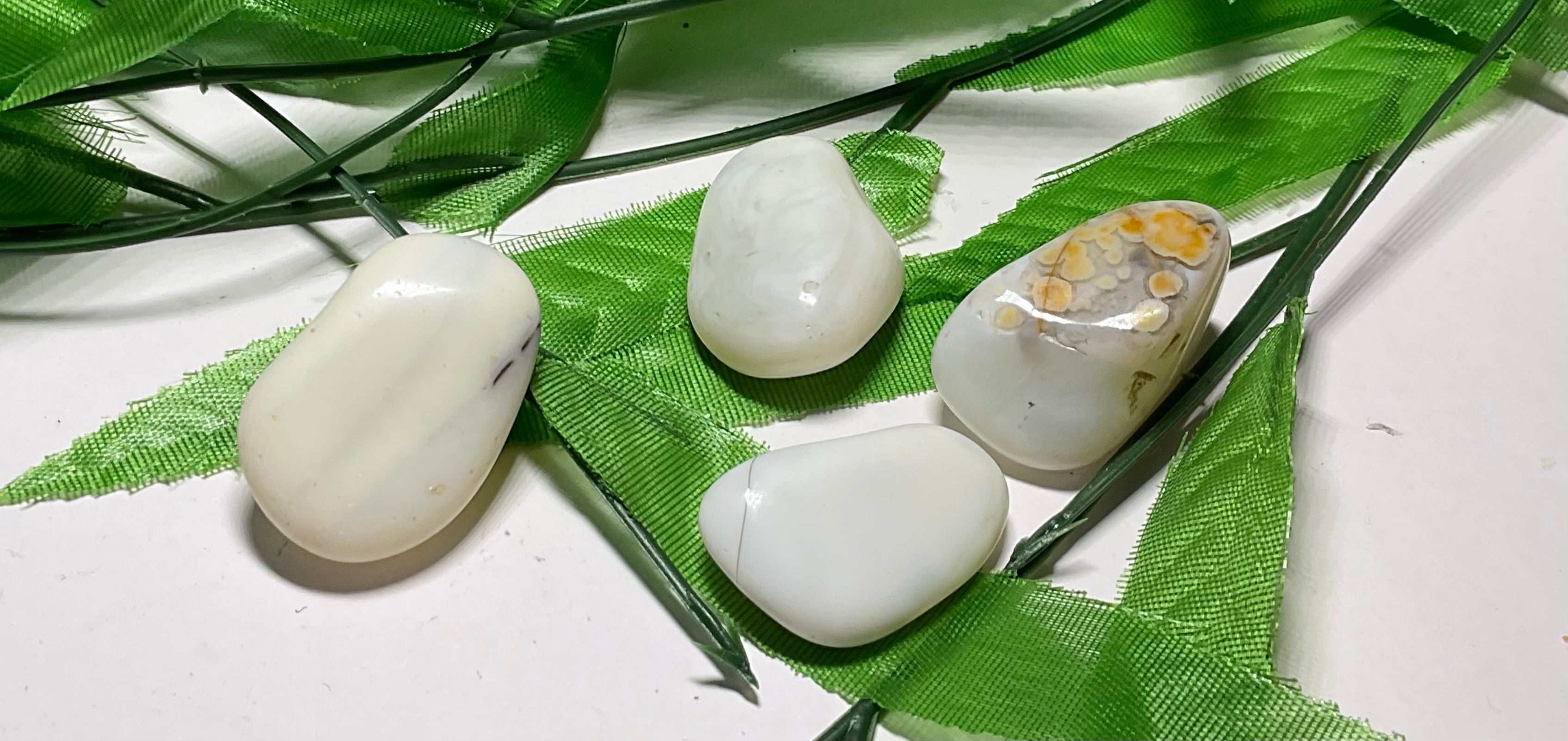 White Opal - Tumbled (Brazil, 3/4" To 1")